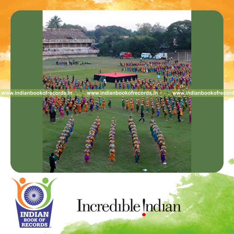 participants performing bharatanatyam dance simultaneously at single venue for Indian Book of Records