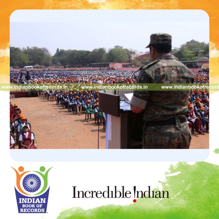 large audience attending a book reading session by a single author for Indian Book of Records