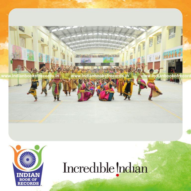 participants performing classical dance simultaneously for Indian Book of Records