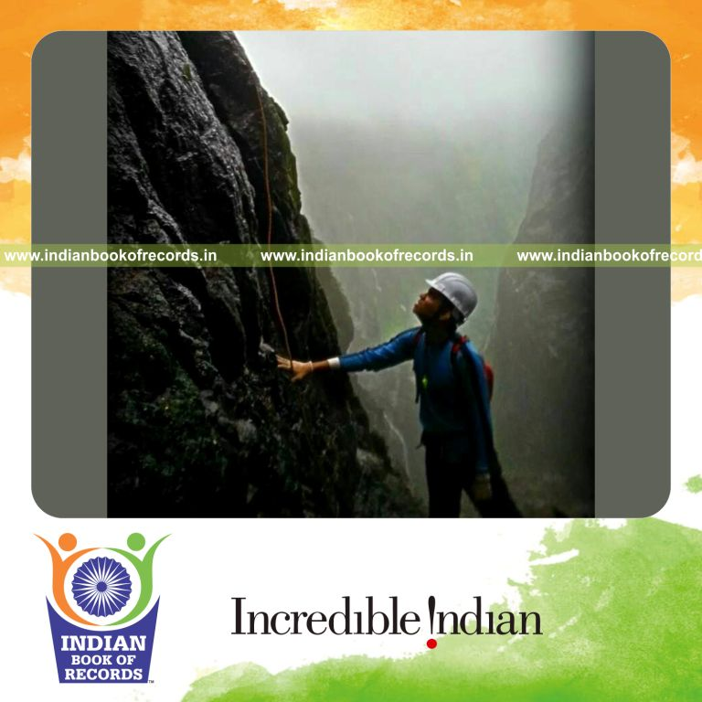 male athlete performing rapid rappelling for Indian Book of Records