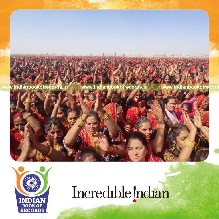 Large group of women performing Huda Raas Garba dance together at a single venue recognized by Indian Book of Records