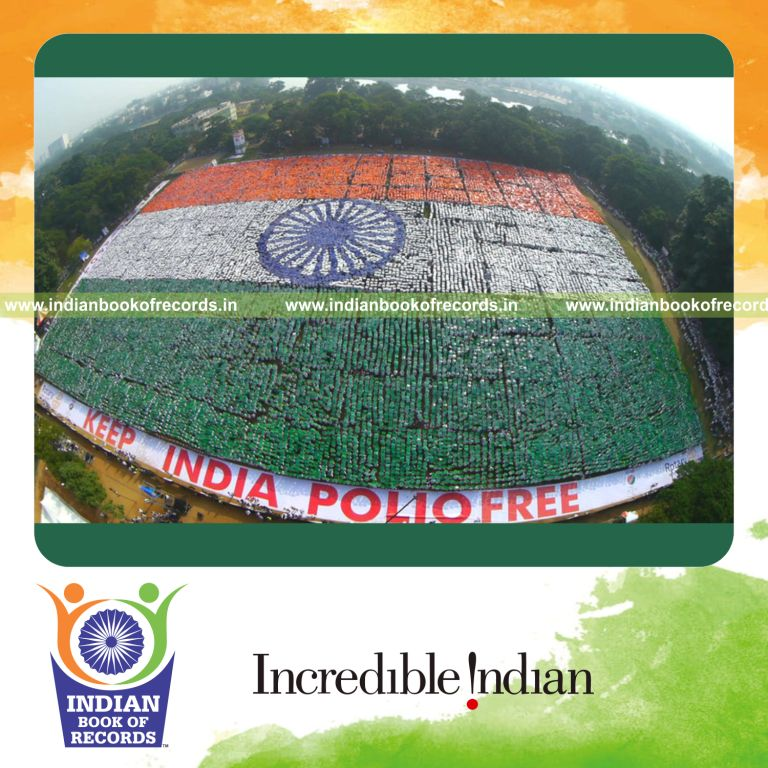 people forming largest human national flag for Indian Book of Records