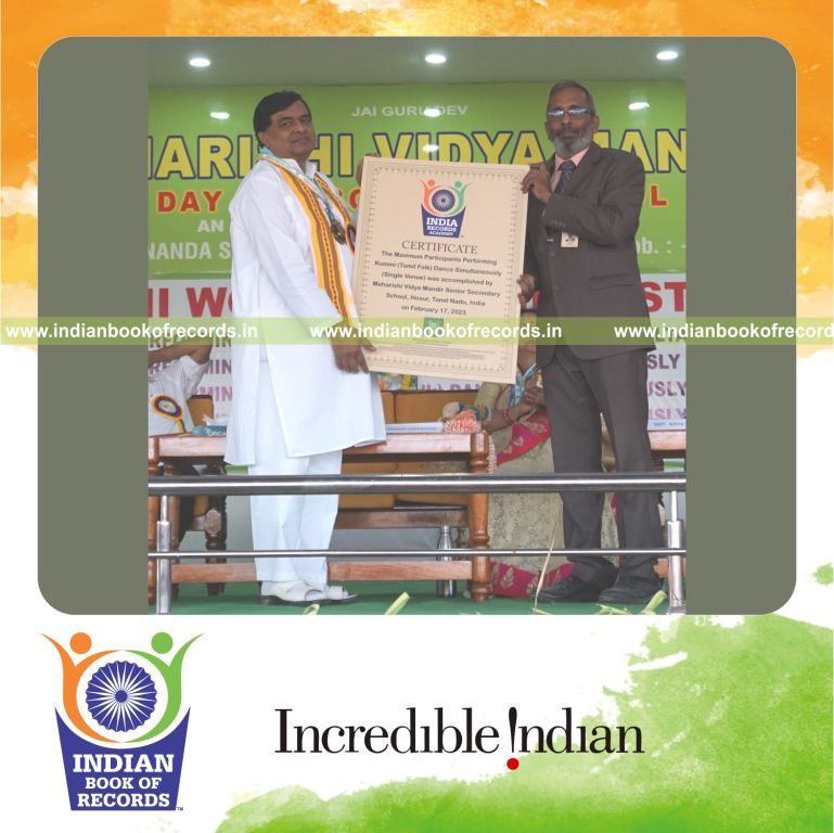 Participants performing Kummi, a Tamil folk dance, together in large numbers for Indian Book of Records