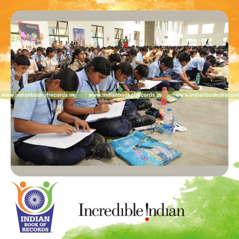 large number of participants taking part in a one day art competition for record in Indian Book of Records