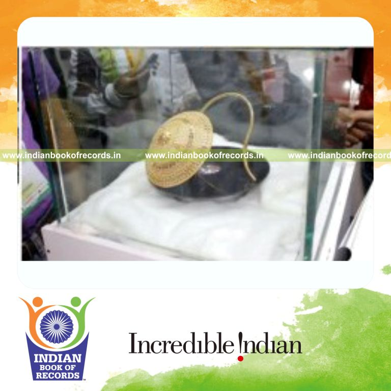 team creating large gold nose stud for record in Indian Book of Records