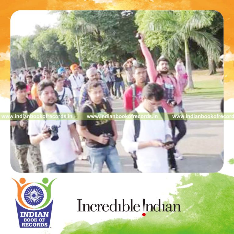 group participating in large photowalk event for record in Indian Book of Records