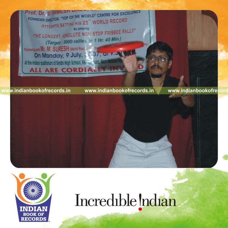 male individual performing frisbee rallies within one minute for record in Indian Book of Records