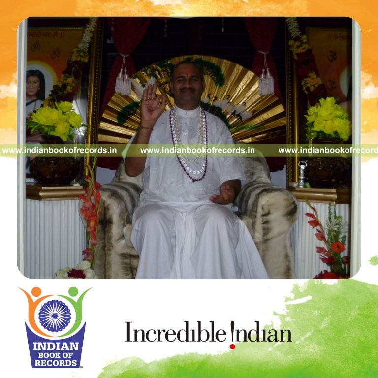 male individual collecting a large number of autographs for record achievement in Indian Book of Records