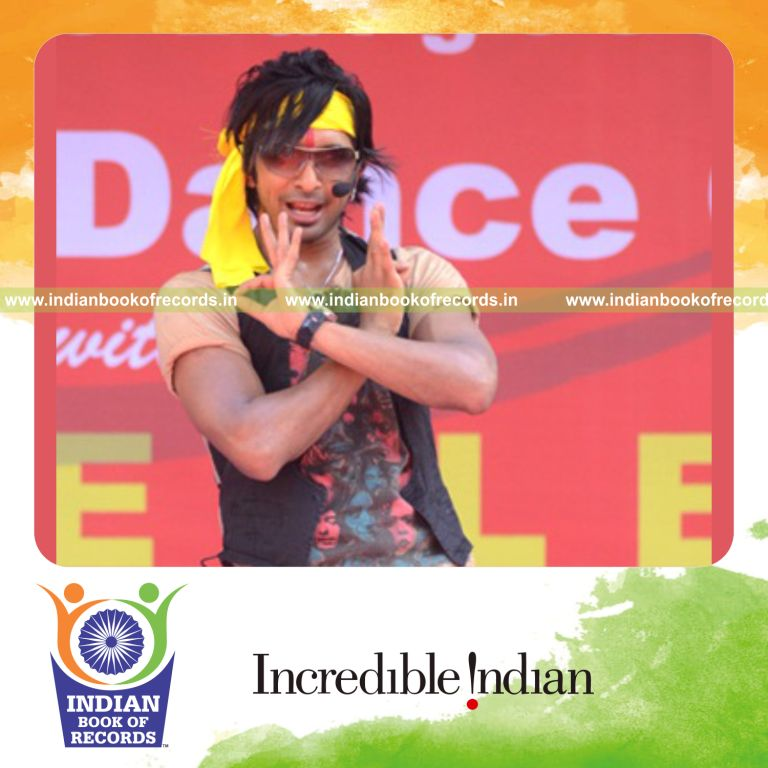 group of people dancing simultaneously at a single venue for record in Indian Book of Records