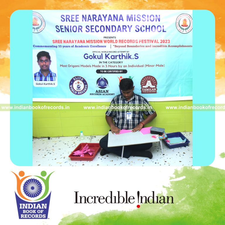 A large number of origami models folded quickly within three hours for Indian Book of Records