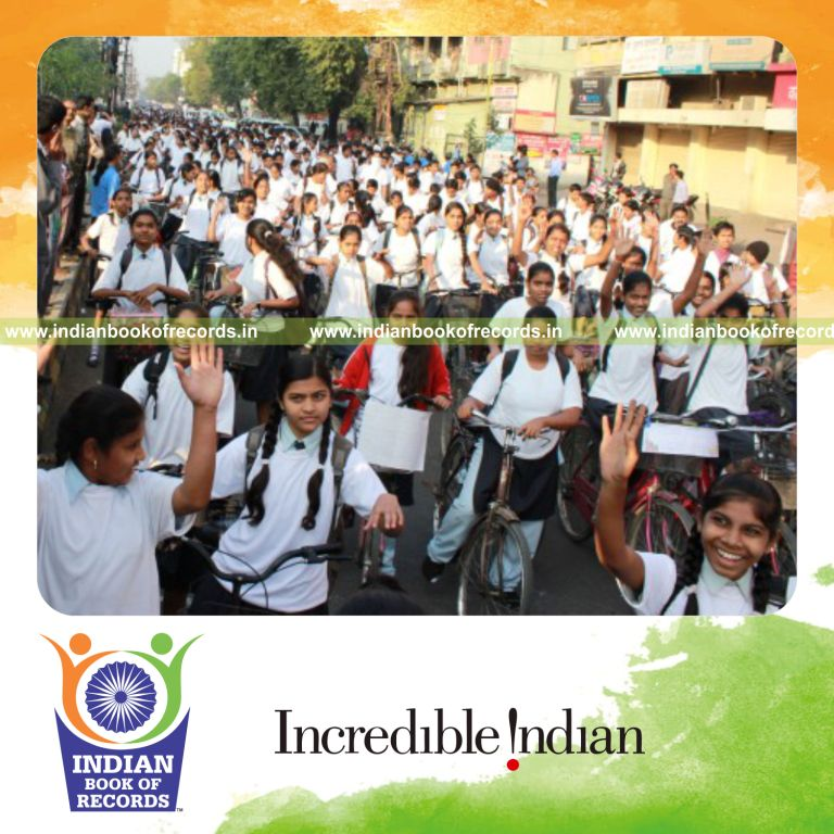 group participating in large cycle rally event for Indian Book of Records