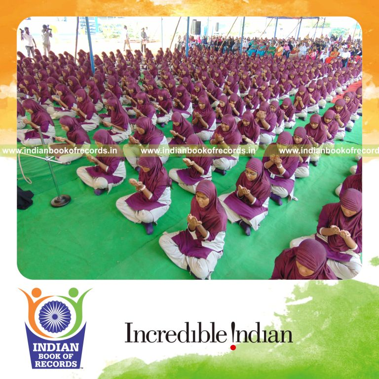 participants reciting suras from holy quran simultaneously for two hours for Indian Book of Records