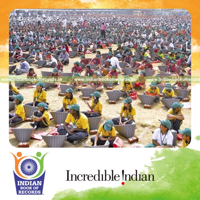 group participating in solar cooking workshop for Indian Book of Records