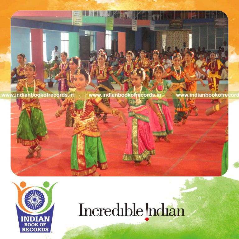 group performing classical dance simultaneously at single venue for Indian Book of Records