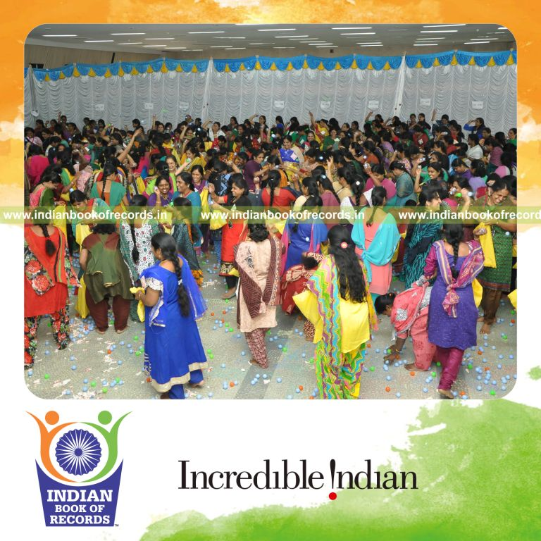 women throwing balls simultaneously at single venue for Indian Book of Records