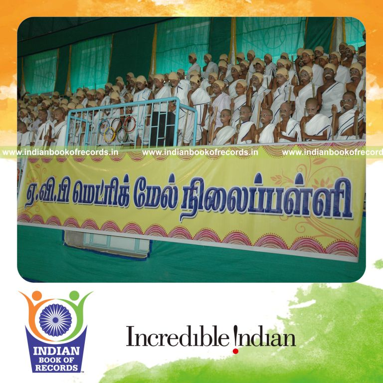 group of people dressed as mahatma gandhi simultaneously at single venue for record in Indian Book of Records
