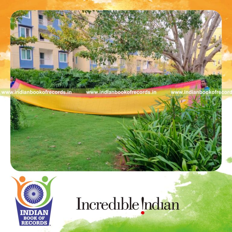 Long ponnadai shawl featuring embroidered portraits of Tamil Nadu chief ministers recognized by Indian Book of Records